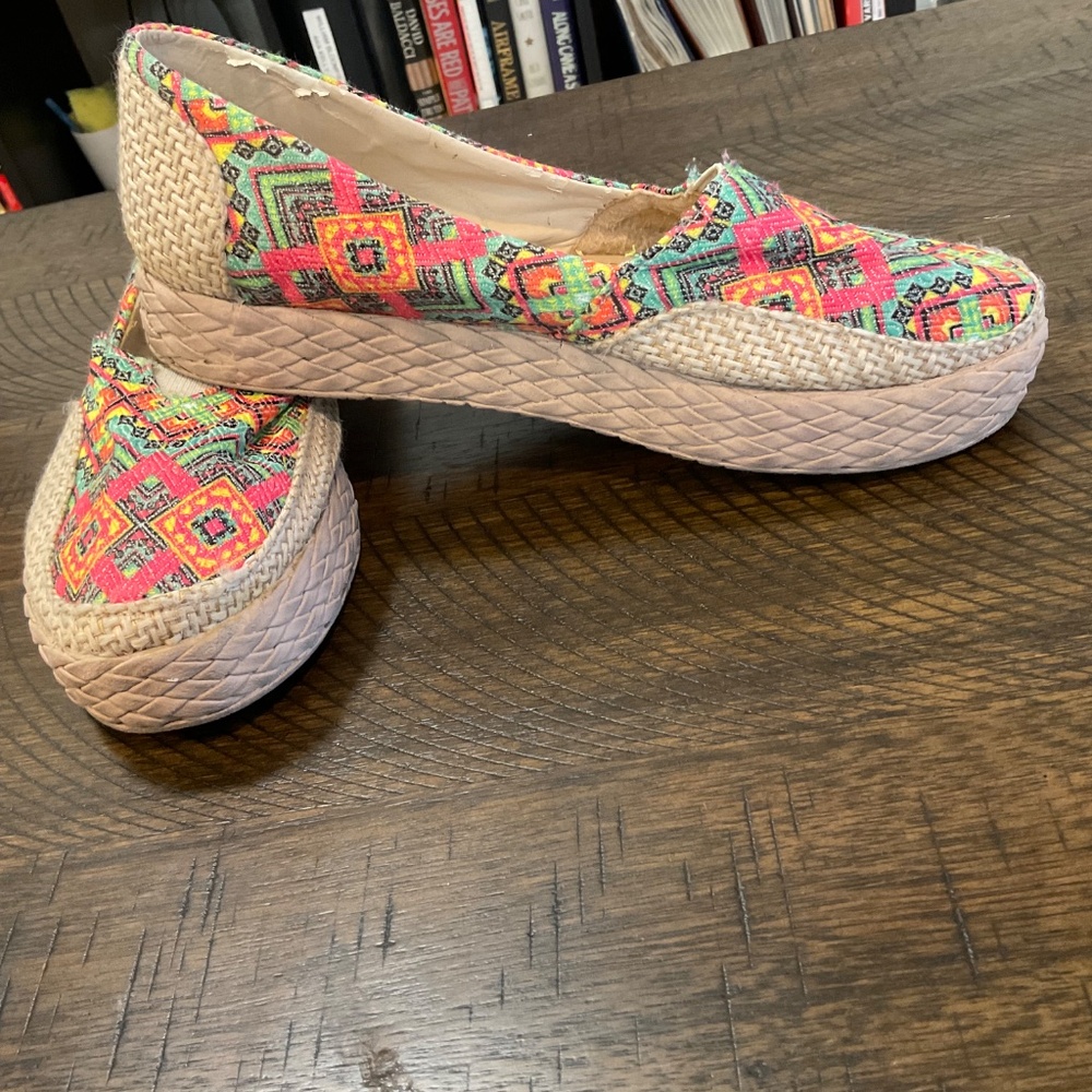 Zipolite womens flats size 7